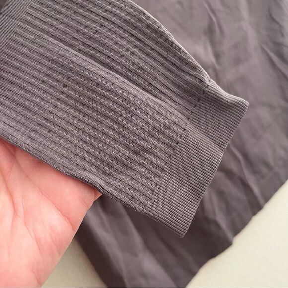 Gymshark light weight breeze long sleeve adjustable waist purple women’s small - Picture 3 of 4